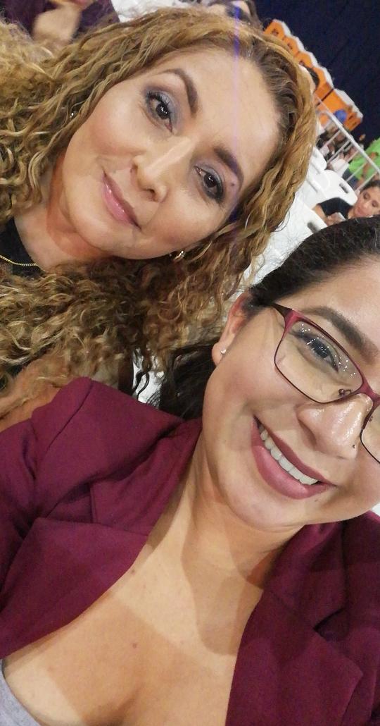 annieatencio_'s tweet photo. Porque mami se lo merece todo, la traje a ver a su cantante favorito #LuisMiguel ❤️ #lmclaromusica https://t.co/38yhqseLrH