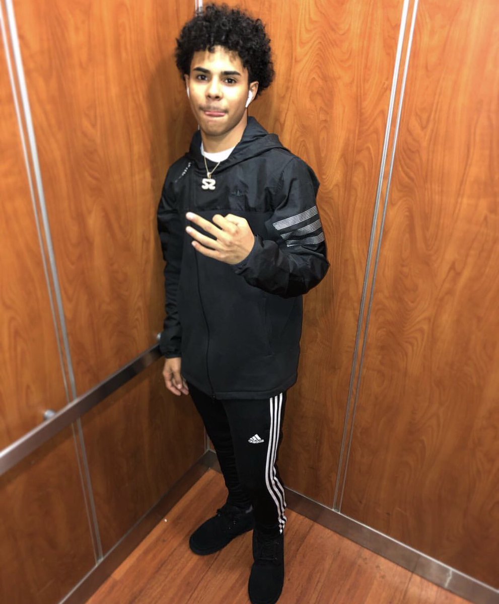 Zelphy_'s tweet photo. Blocking little kids ... like if you see your age 
11 🙋🏽‍♂️ 12 🙋🏽‍♂️ 13 🙋🏽‍♂️14 🙋🏽‍♂️ 15 🙋🏽‍♂️ 16 🙋🏽‍♂️ 17 🙋🏽‍♂️ 18 🙋🏽‍♂️ 19 🙋🏽‍♂️ 20+ 🙋🏽‍♂️ https://t.co/uZG5D4I3jq
