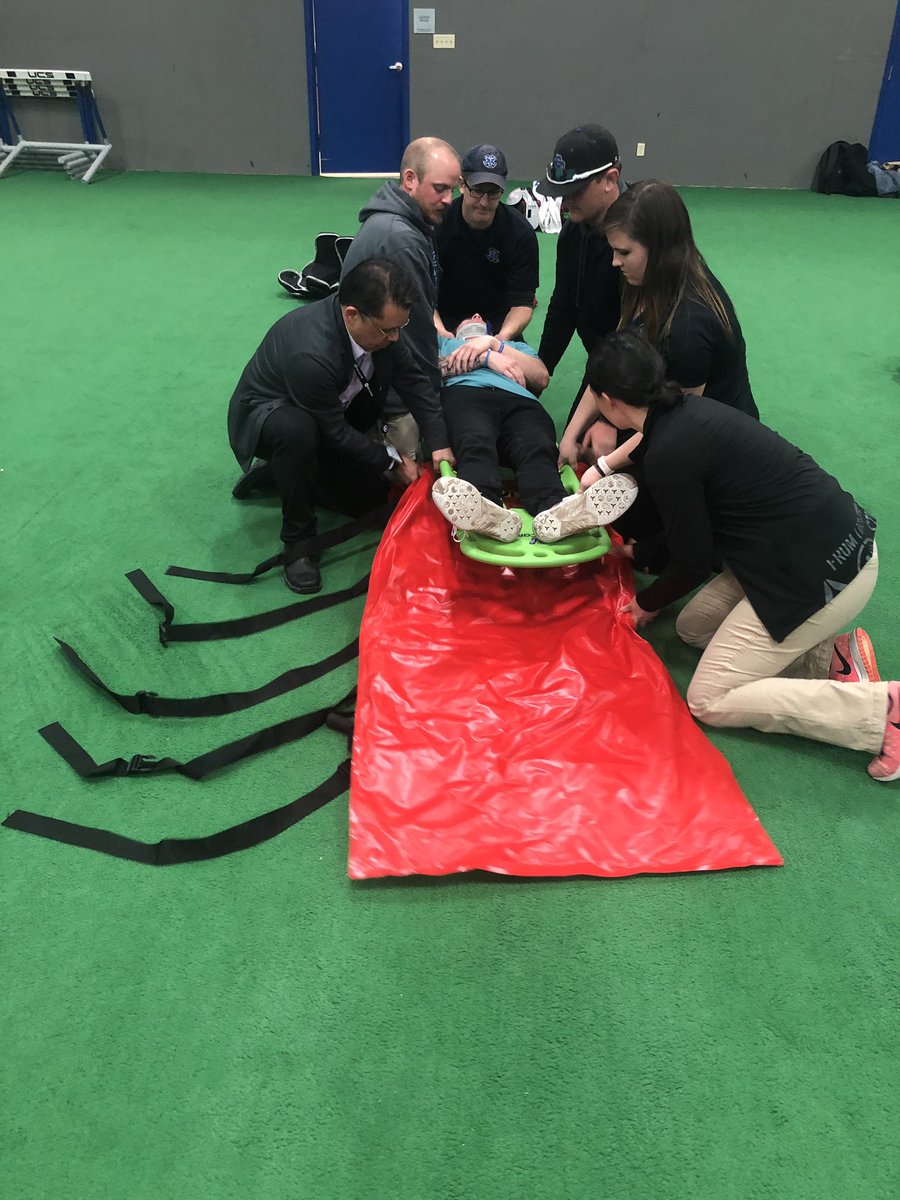 csc_sato's tweet photo. Our students, worked alongside the rest of our athletic training department tonight to present and practice with our health care team on equipment removal and spine boarding. Thank you to everyone who helped us out tonight! #ATAreHealthCare #NATM2019 https://t.co/5aWdyho8Gx