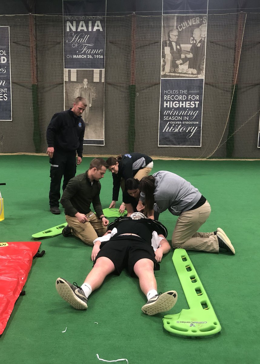 csc_sato's tweet photo. Our students, worked alongside the rest of our athletic training department tonight to present and practice with our health care team on equipment removal and spine boarding. Thank you to everyone who helped us out tonight! #ATAreHealthCare #NATM2019 https://t.co/5aWdyho8Gx