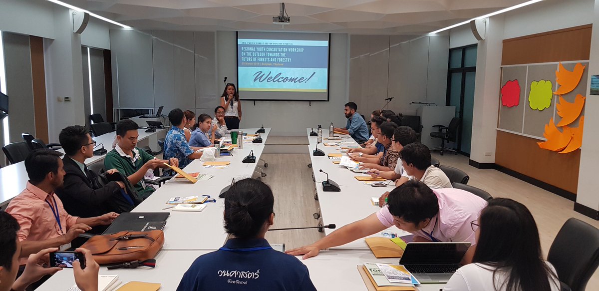 FAOAsiaPacific's tweet photo. What’s YOUTH got to do with it? Our #youth are our #future. Today,
25 youth from across the Asia Pacific region come together to talk forests🌳🌏🌲
We’ll be tweeting the Regional Youth Consultation Workshop LIVE
Find out about #APFSOS_III
@ https://t.co/TfGxcGUJPn https://t.co/UxQdzL01jX