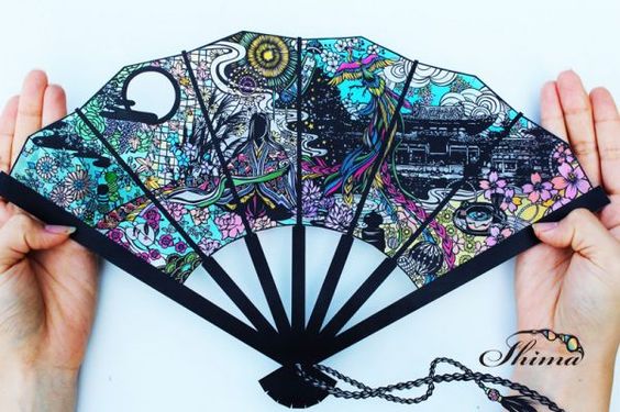 art_matomen's tweet photo. ステンドグラスのような美しい切り絵。
アーティスト、Shima(しま)の作品。 https://t.co/EXFcHqsZlJ