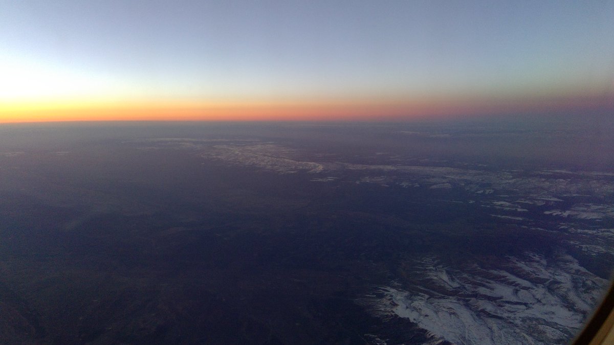 YetterTax's tweet photo. What a day at @TheProsperShow about 300 people in my presentation & 3 hrs of questions after! 1st class ride home with a window seat check out this sunset Thanks to all my buddies @avalara @CherryBekaert @TaxJar for the great support #prosper19 #salestaxnerd https://t.co/NtlgPtuPsQ