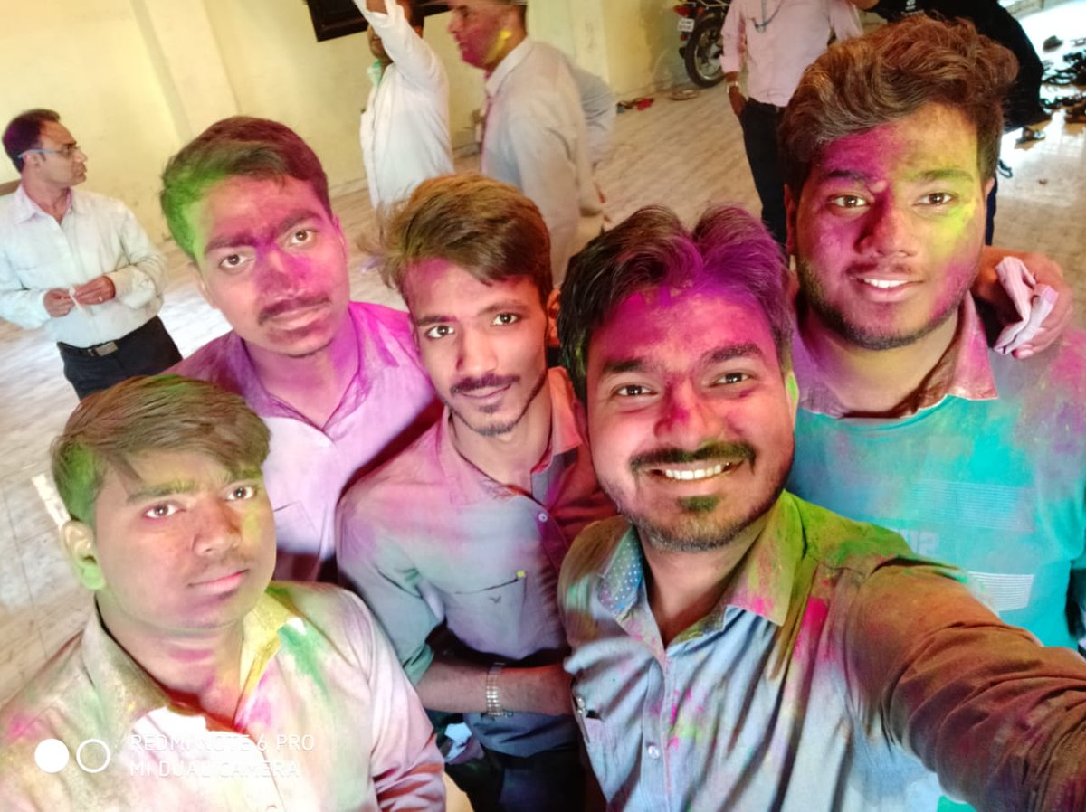 UdaaanAasmaTak's tweet photo. One of our Alumni and the volunteer of #Udaaan , Mr. Nitish Narayan visited a primary school in Mumbai to celebrate holi with these cute kids
We appreciate his good Works 🙌
Happy Holi 🙏 #TheGiftOfHappiness #SpreadSmile
#udaaan_aasma_tak #a_unit_of_shining_buds_foundations https://t.co/hk9zrpqXgh