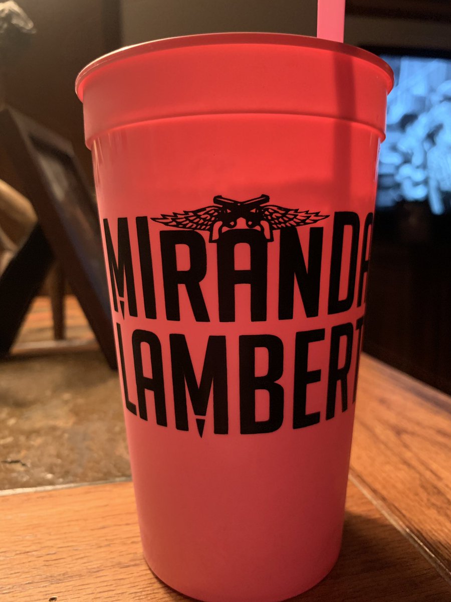 sarah_ledwell's tweet photo. #TuesdayTunes @mirandalambert
#UseMyHeart @TitosVodka #RaspberryLemonadeVodka https://t.co/LHR4pejMD9