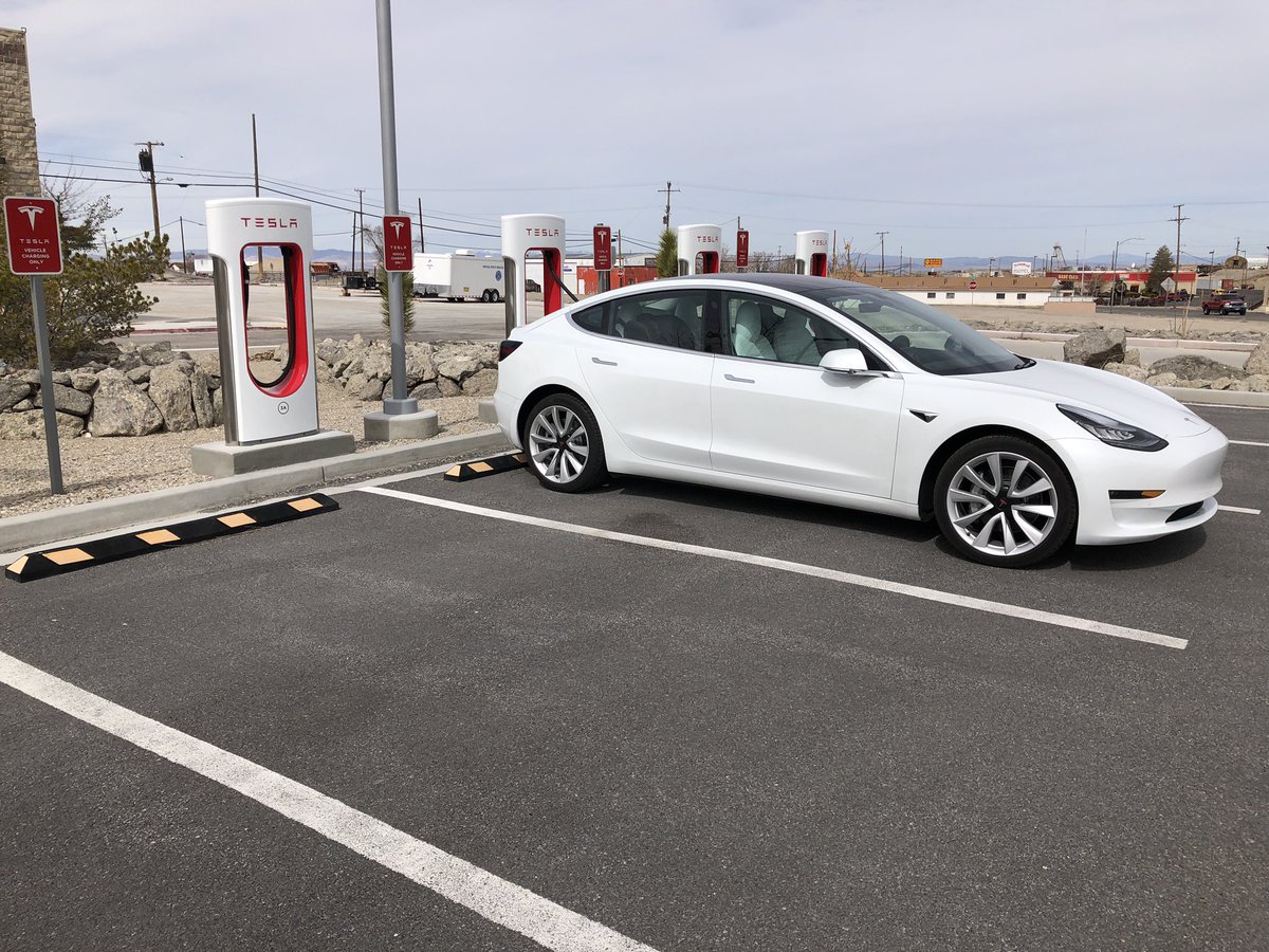 iamshack24's tweet photo. Drove the #Tesla Model 3 from Vegas to Reno today with newly upgraded autopilot. Was a breeze! What a game changer. And what a beautiful state to drive through without all the stress of focusing on every driving input! Amazing machine! @Tesla @elonmusk https://t.co/TxQHkd2Glz
