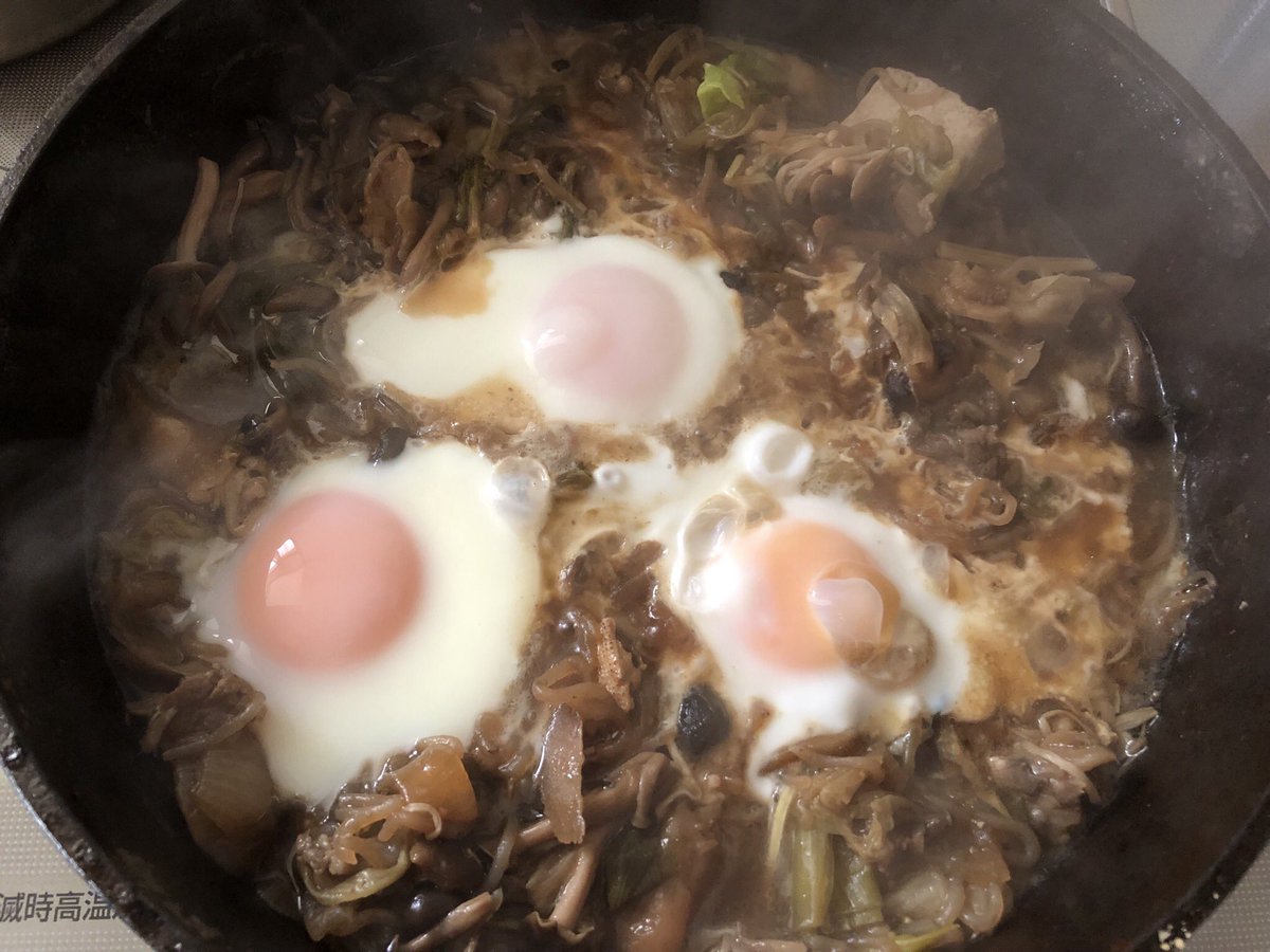 Deco すき焼きの残りに卵を落として 本日のお弁当のおかず すき焼き弁当