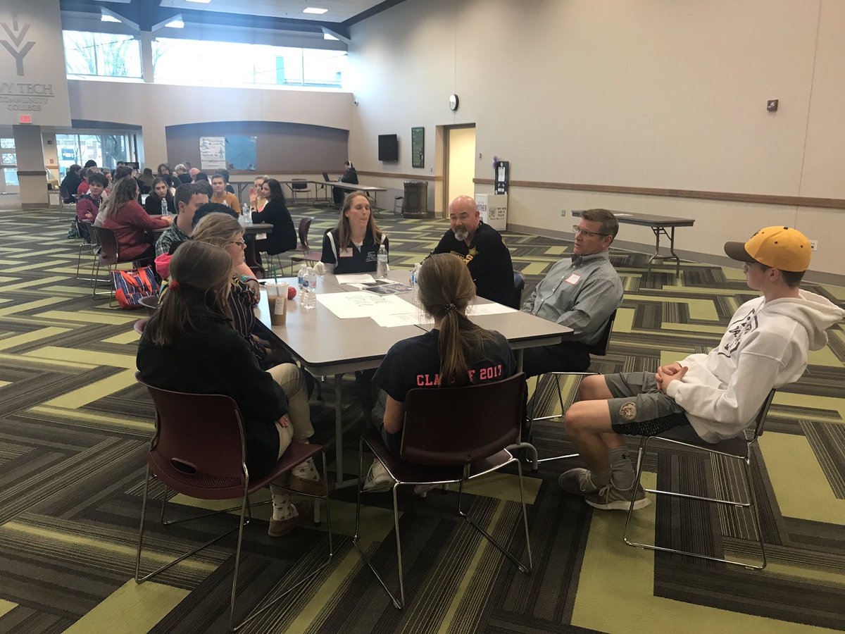YouthResources's tweet photo. We’re so thankful to the 20 awesome adults who came to TAC’s annual Career Fair to talk to students about their career journeys! And TAC’s MARCOM Committee did a wonderful job planning and hosting! #TACtime https://t.co/c75nlvRl2X