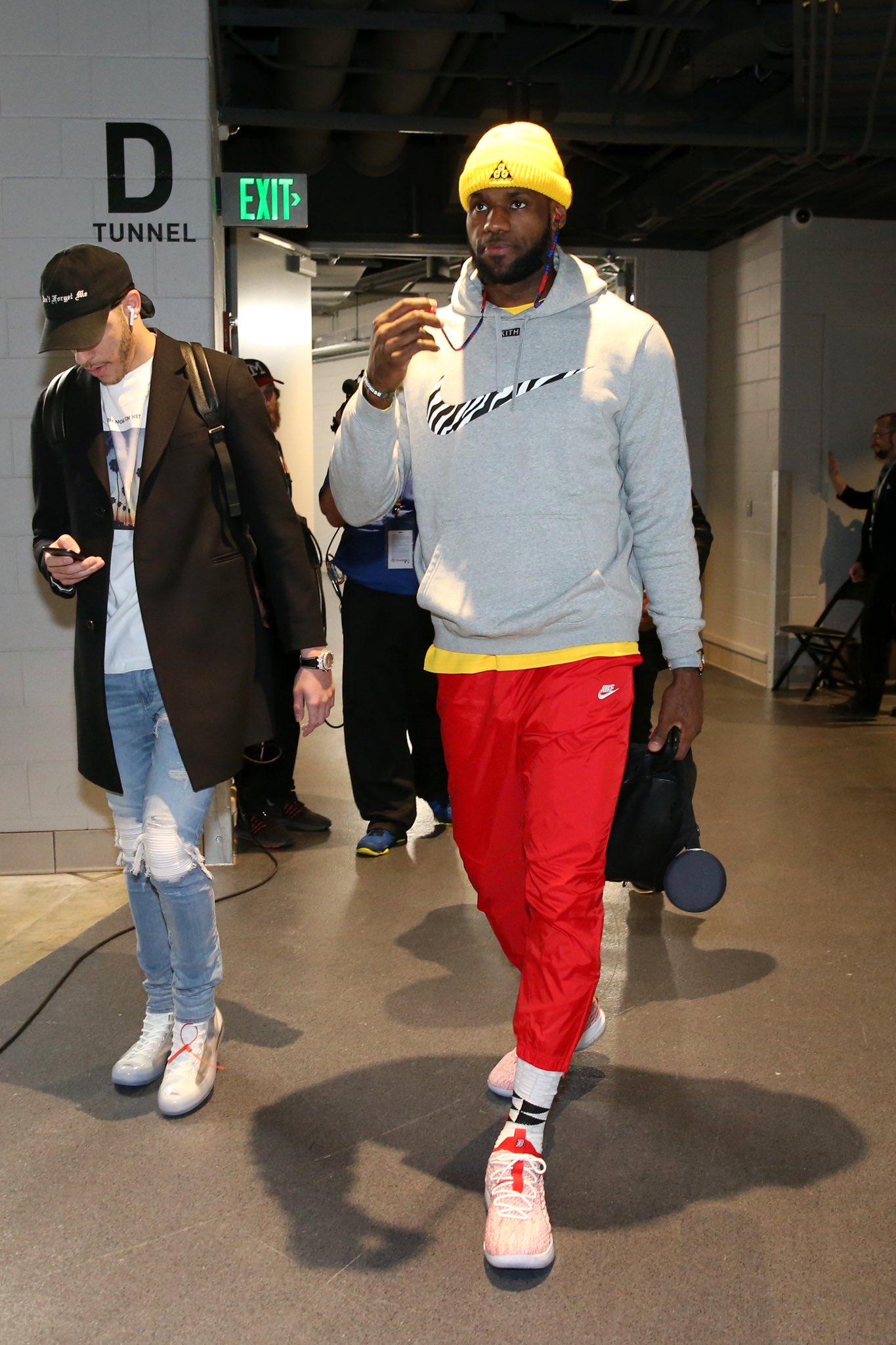 Lebron 15 joggers top