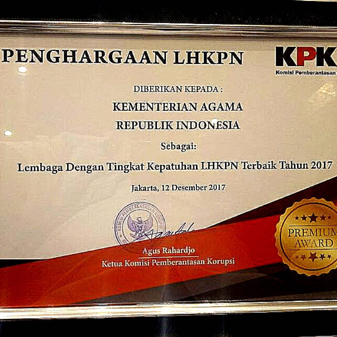 AlipNuryanto's tweet photo. Salah dan Dosa sudah menjadi kodrat-Nya...
Terus berusaha menjadi yg lebih baik...

#KemenagLebihBaik 
#BanggaMenjadiKeluargaKemenag https://t.co/PP6Rljnp7y