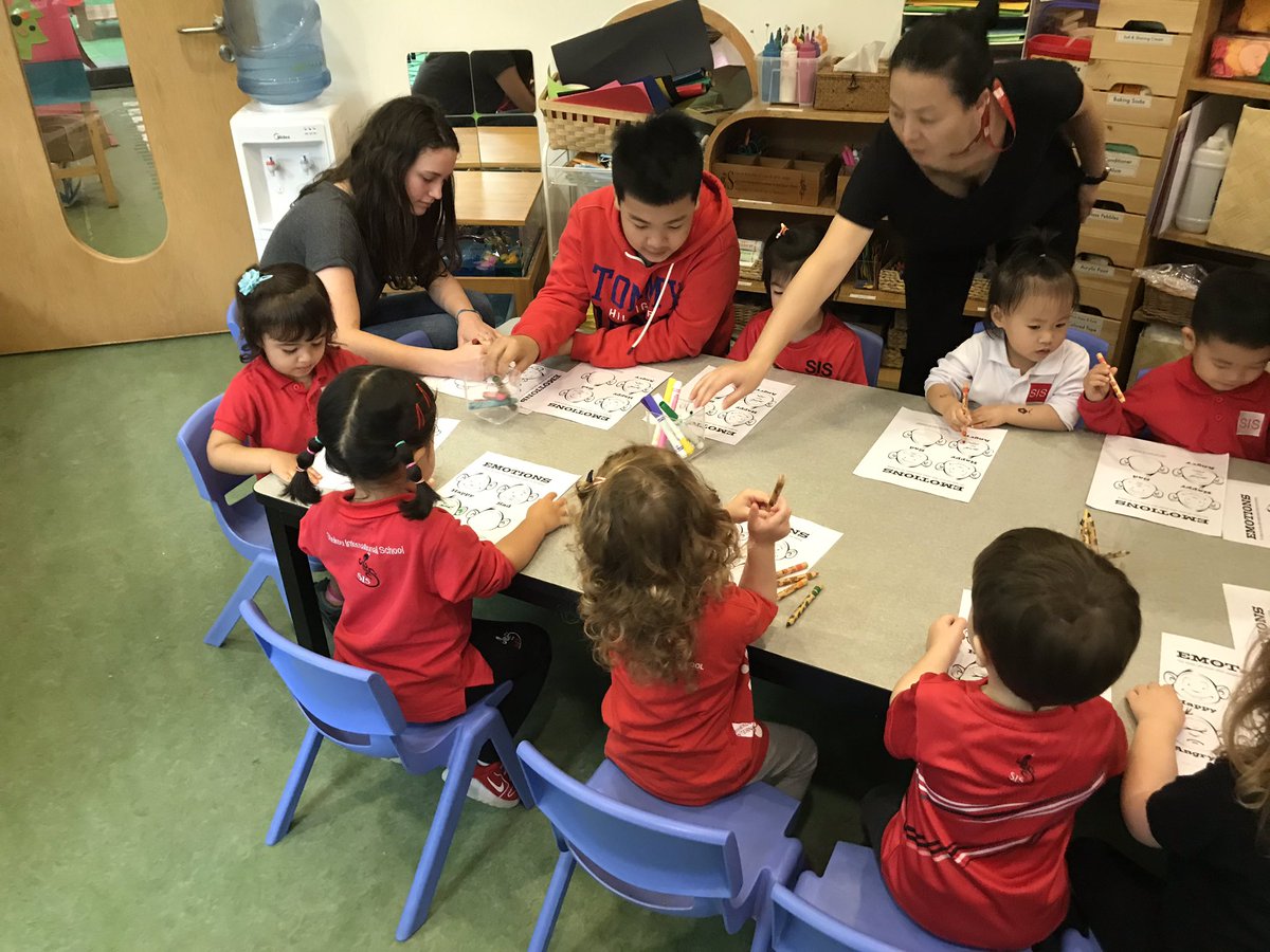 wondermeaghan's tweet photo. Working with #SISeccRocks provides all students with leadership opportunities & fosters confidence in #ELLs #SISrocks #ISSedu #ServiceAsCurriculum #SISassess #SIS_Service https://t.co/VYOjUFFXxu