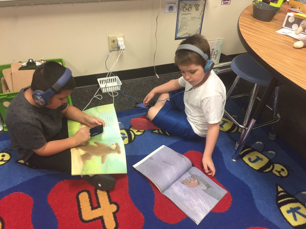 ChristaGoodell's tweet photo. Literacy centers are easily adjusted to target different literacy skills. I enjoy creatively weaving these skill sets together so that my students can apply their learning to access new texts and complete different reading activities. 📚📝❤️ #loveclp https://t.co/h3Ym16mtig