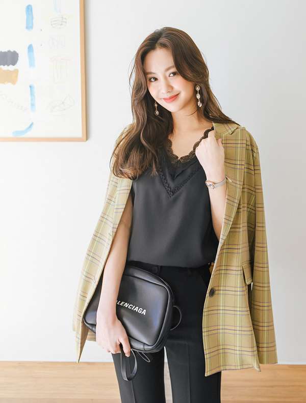 MUO13_Studios's tweet photo. Korean Brand : JStyleShop

JStyleShop-Collections
https://t.co/NC2GzoFuBv

MUO13 STUDIOS - Korean Brands Fashion Online Shop
https://t.co/lQ0F6UhYiT

@MUO13_STUDIOS #MUO13 #JStyleShop
#韓國熱銷品牌 
#韓國女裝
#上班款式 #休閒款式
#KoreanBrands
#Korea #Closet
 #CausalWear https://t.co/PRvzQlJHID