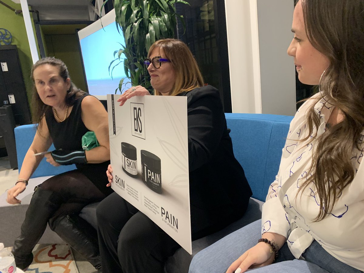 qnp's tweet photo. So much inspiration @investto x #loveanddividends tonight! Amazing to reconnect with @EarthKissesSky @CannabisAmnesty @melrollingstone @alisongordon @fireandflowerco @acronemm and more at #WomeninWeed 🔥 #cannabisact #C45 #topicals #cannabisamnesty #mmj #legalizedit #investto https://t.co/Faw17SndXM