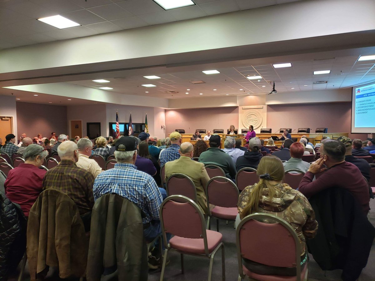 TinaFreitasVA's tweet photo. Another great night at the Augusta County Republican Committee! I am so thankful to everyone who came up to me and gave their support tonight...welcome to #TeamTina! Victory starts here! https://t.co/h94zIGD6Rb