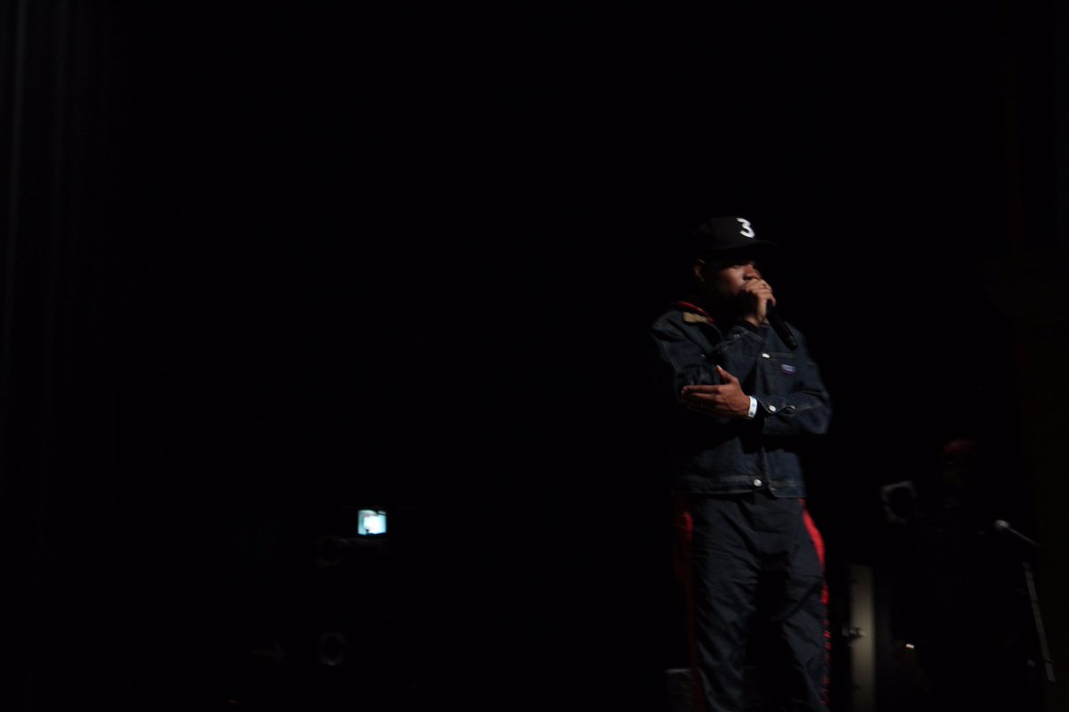 kahzlo's tweet photo. @chancetherapper @SocialWorks_Chi @OpenMikeChicago #chancetherapper #openmike #openmic #acidrapper #marriedman https://t.co/d98pFqHlE6