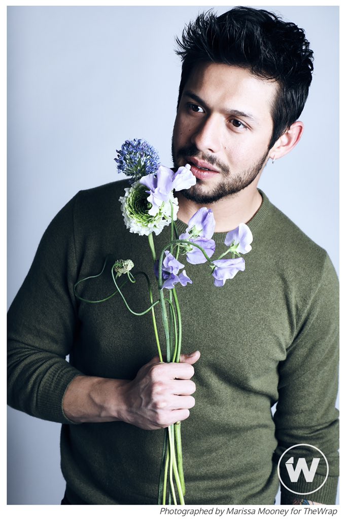 DavidCastanedaJ's tweet image. Here’s a shoot i did with flowers for @TheWrap