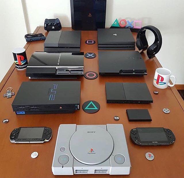 cxrrly's tweet photo. 24 años de historia en una sola foto. https://t.co/v1JOo0yaOr