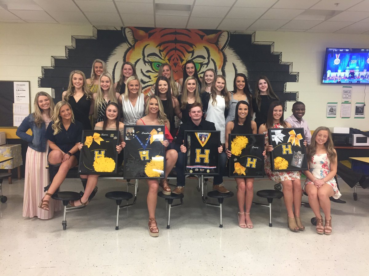 TigerMathChic's tweet photo. I am so thankful to have worked with this amazing, wonderful, funny, incredible, awesome group of kids! Love you all!! #TeamDCS https://t.co/UIiHJZms5o
