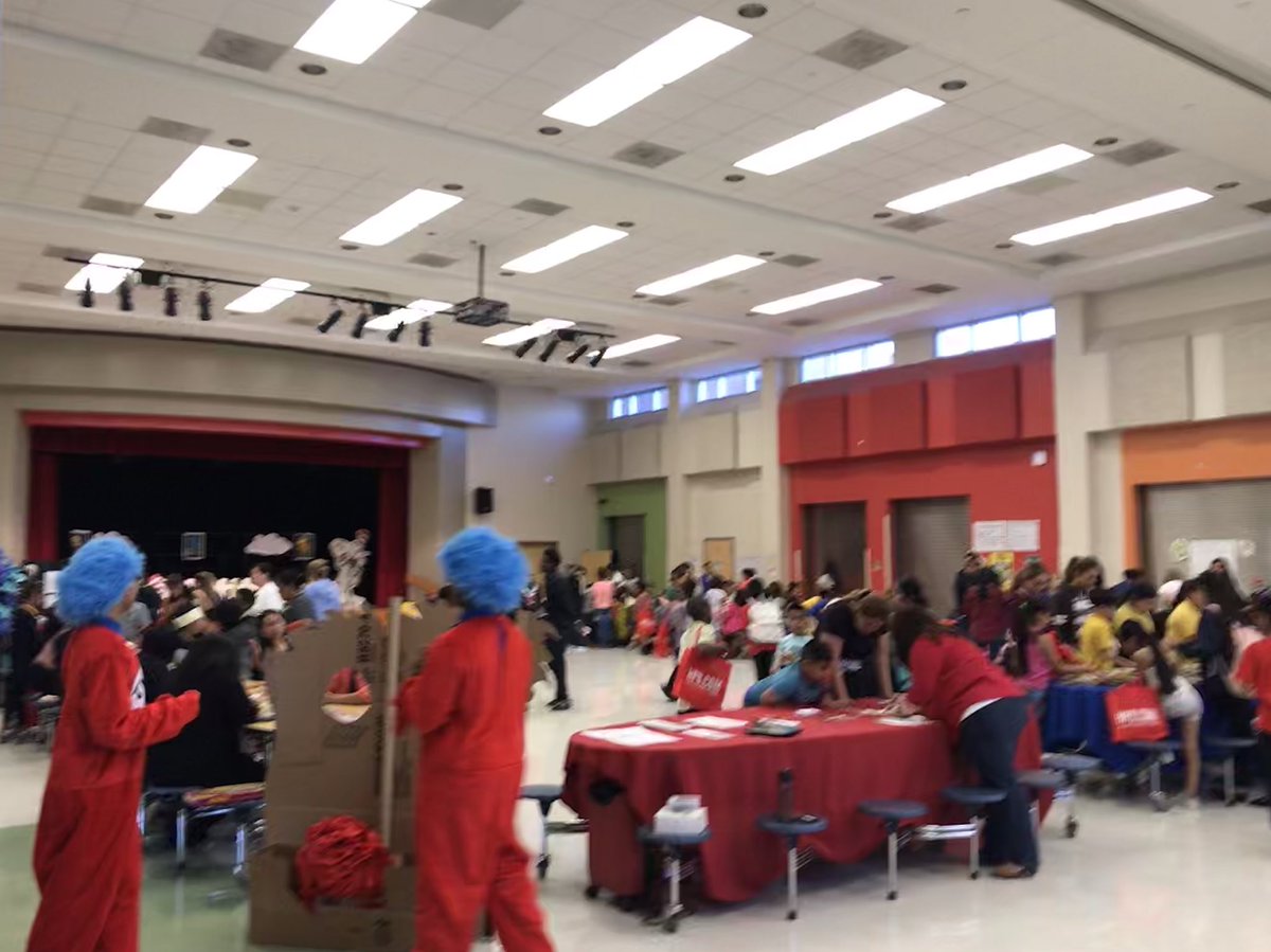 BRK8Wraparound's tweet photo. Dr. Seuss makes reading FUN! Thank you @ReaganK8_HISD faculty and staff, HPL Vinson Neighborhood Library and Half Price Books for making this a Fun Filled Seussville Literacy Night📚for our scholars and their families! @DrTabDavis @houstonlibrary @HISD_Wraparound https://t.co/iczif2N7ZF