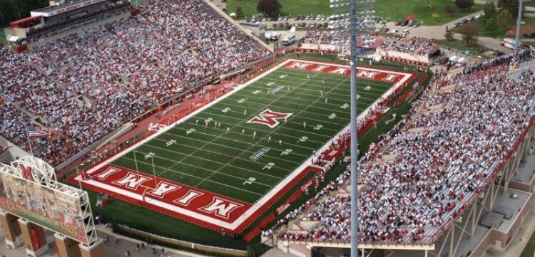 QuintariusJeff1's tweet photo. Extremely blessed and thankful to have received my 1st offer from 
MIAMI UNIVERSITY !!!🔴⚪️ @IWMiamiFootball @RecruitSSTigers @SHS_Athletics_  @BJ_Johnson23 @CoachJohnHauser @qjefferies33 https://t.co/2X7v5fmb2c