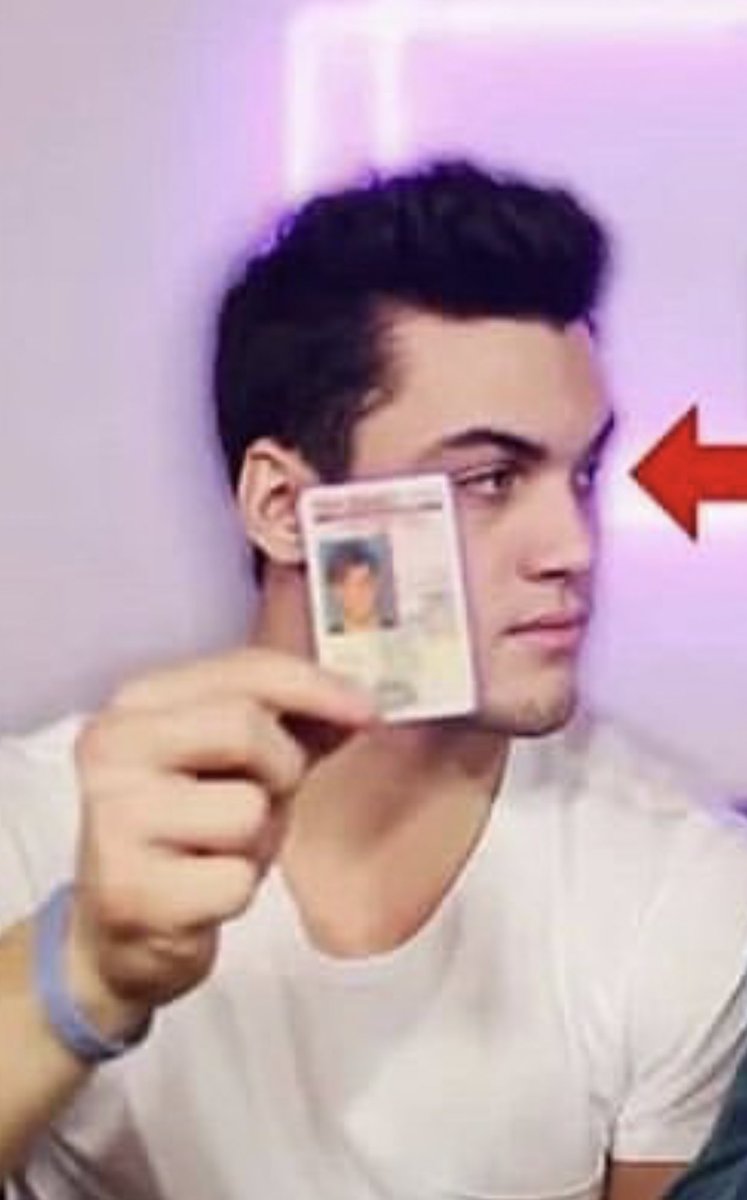 bbyfacegray's tweet image. ARE WE JUST GONNA IGNORE THE FACT THAT GRAYSON HAS THE FLOP IN HIS FUCKING DRIVERS LICENSE PICTURE????