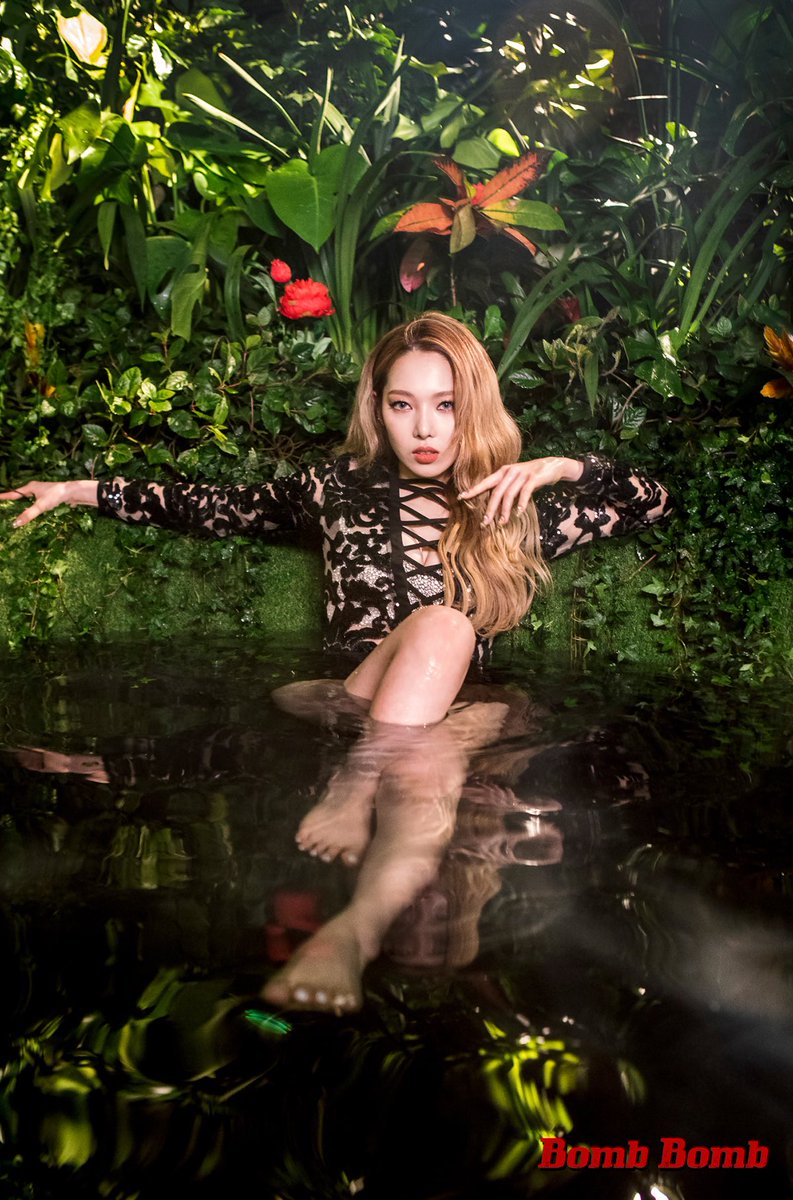 KoreanUpdates's tweet image. #KARD unveils individual teaser photos for their March 27 new single #Bomb_Bomb! #KoreanUpdates RZ