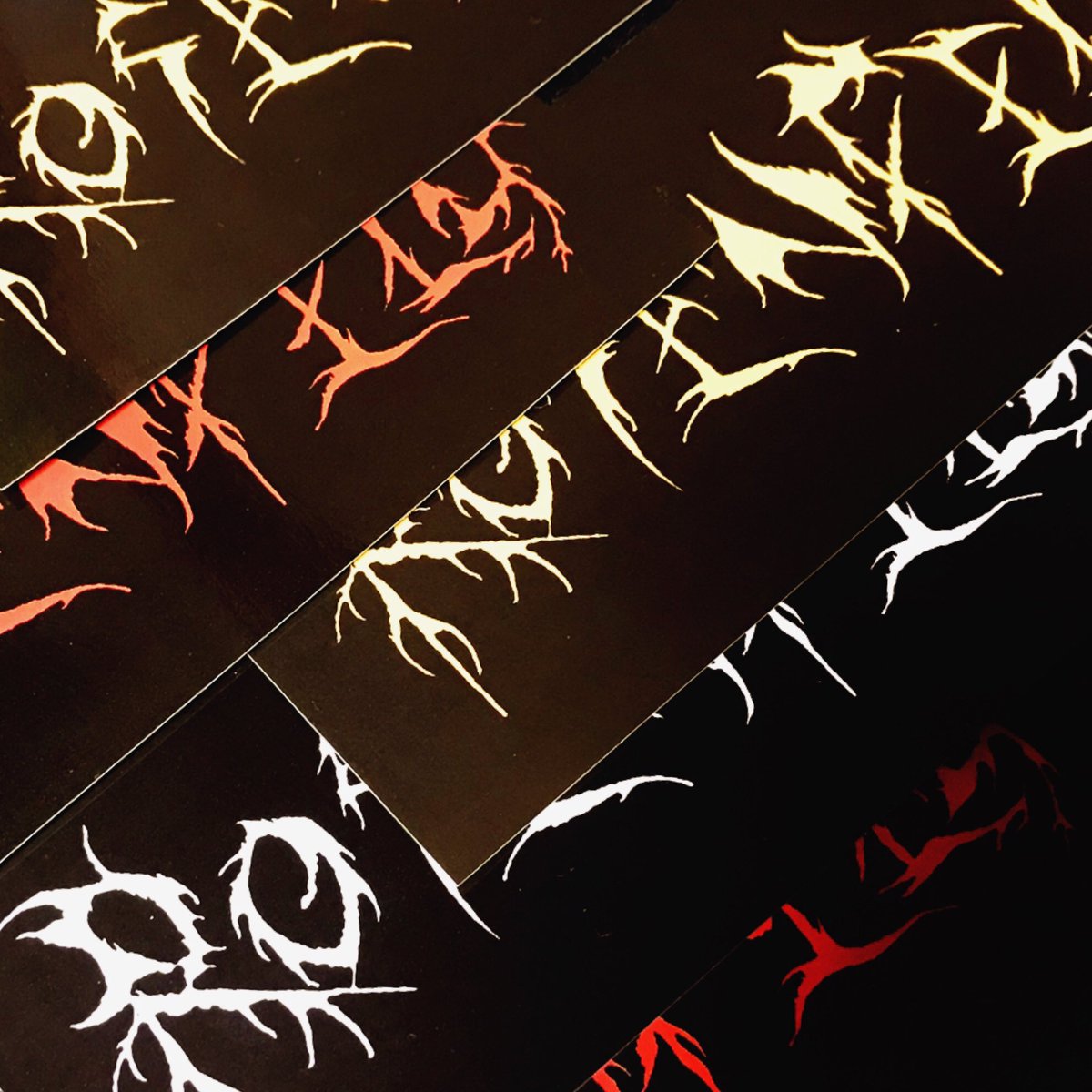 ROSENFELDSCR's tweet image. 04/06 shinsaibashi SHOVEL

入場者先着100名限定配布
ROSENFELD 
DEAD STOCK STICKER 
（140×60mm）
by SCR
 （カラーは選べません）