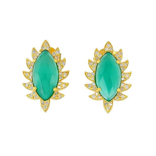 MeghnaJewels's tweet photo. Claw studs in green onyx &amp; diamonds in iconic signature pave arches! #meghnajewels #clawcollection ✨ ✨
✨
#designer #designerjewelry #luxurylifestyle #luxury #luxuryfashion #luxuryjewelry #luxuryjewellery #luxuryjewels #highjewelry #highjewellery #fin… https://t.co/28f0VFvSiG https://t.co/hOwyjAvEmX
