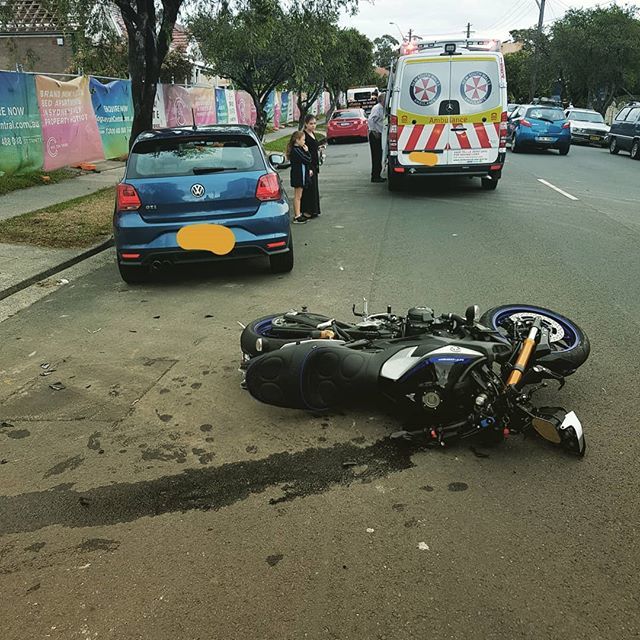 twitchelAU's tweet photo. Well that was a short relationship... 3 weeks of ownership of the MT09SP, some old chap decides to do a uturn across me with zero visibility. I'm mostly fine luckily, but the bike is most likely a goner :-( #crash #smidsy #sorrymatedidntseeyou https://t.co/yhLJxZnkux https://t.co/t6xpZS7vTl