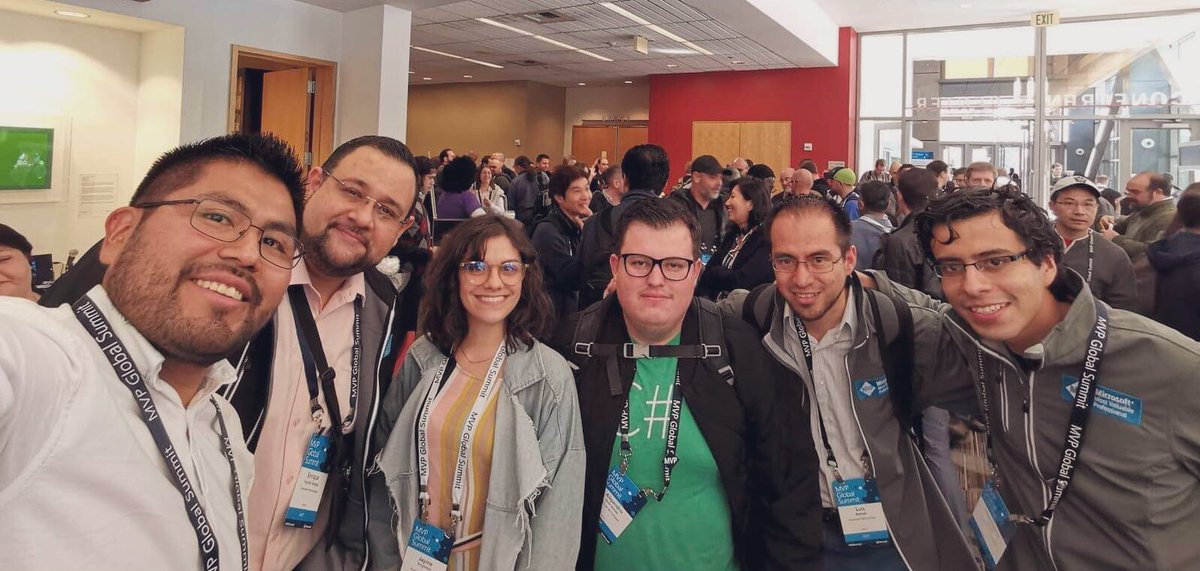 EnriqueAguilar's tweet image. Con @JaymeSingleton1 nuestra antigua Xamarin CPM. Gracias Jayme por todo el apoyo en los tiempos del MVP de Xamarin. @alejandroruizva @HJaimesDev @darkicebeam @SaturPimentel
#Xamarin #Xamarinhq #MVPSummit