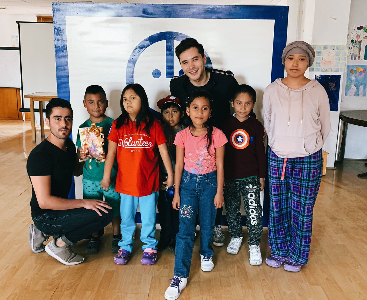 atlgarza's tweet photo. Hoy nos dieron la oportunidad de convivir con estos pequeños guerreros, es admirable de verdad la labor que hace @AMANCMEXICO. Aquí seguimos apoyando siempre! 💯 https://t.co/Y599xVHu8C