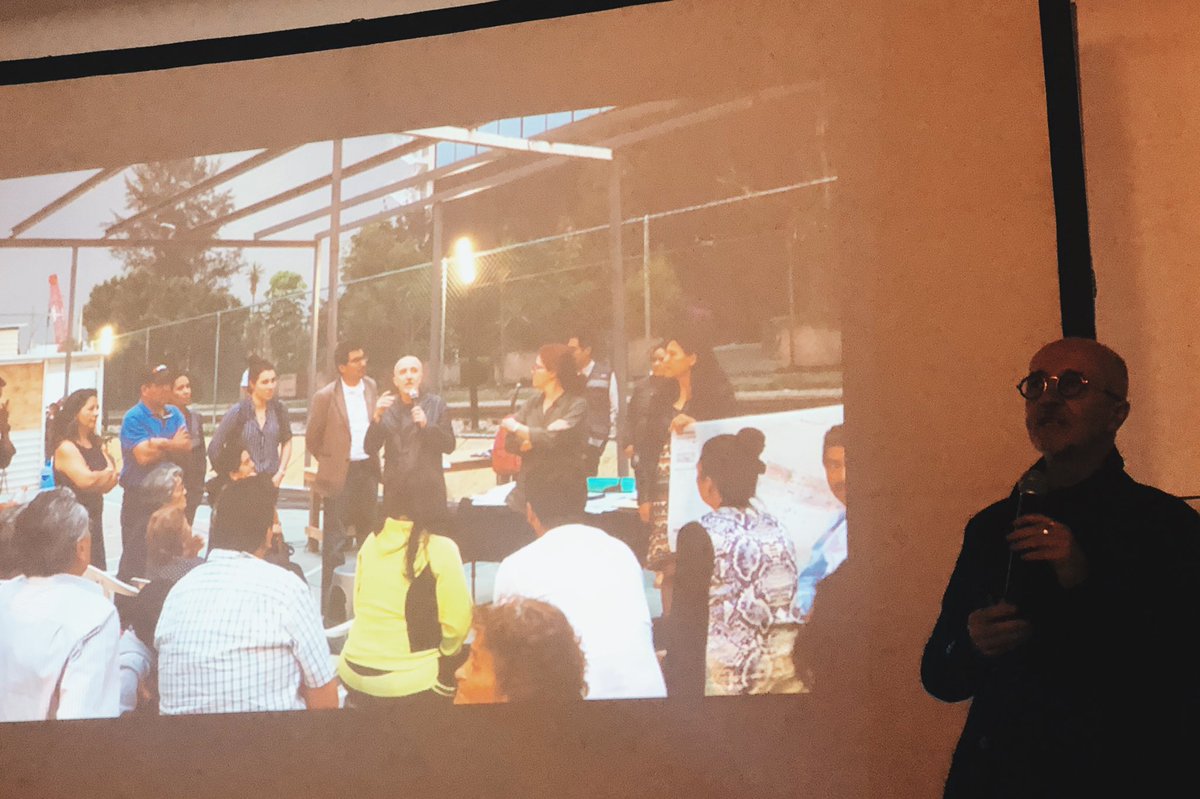 <a href="/juliogaeta/">JULIO GAETA</a> llega al tema más esperado: la participación ciudadana en el proyecto del parque lineal. Comparte: A veces los procesos son más que los proyectos mismos. #TallerDeDiseñoUrbano <a href="/DESIERTOISAD/">D E S</a> <a href="/IAAC/">IAAC</a>
