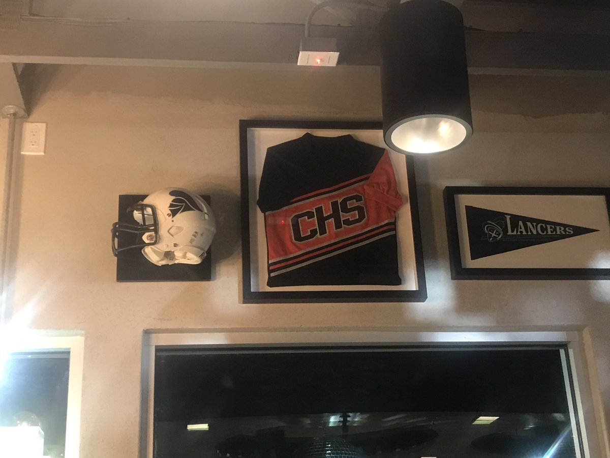 CoachFleming_HC's tweet photo. When you go eat at the local Raising Canes and they reppin your school 🤝😎 baby steps 👣 #LancerUp #weheretoo https://t.co/ykcBoimGFT