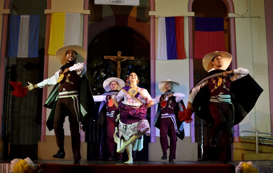 cngauto's tweet photo. Imágenes de la impecable presentación del Ballet Folklórico del #ParqueDelConocimiento en la celebración por el patrono de Posadas, San José. Catedral de la capital provincial. 👏👏 👏 

📷 Fotos: Mauro Machuca. https://t.co/pw2X4gHp8Y