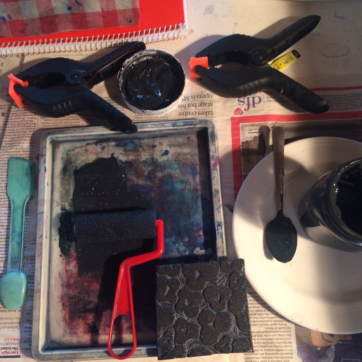 tinybirdtextile's tweet image. Time to my print on. #linoprinting #handprinting #textiles #surfacepattern