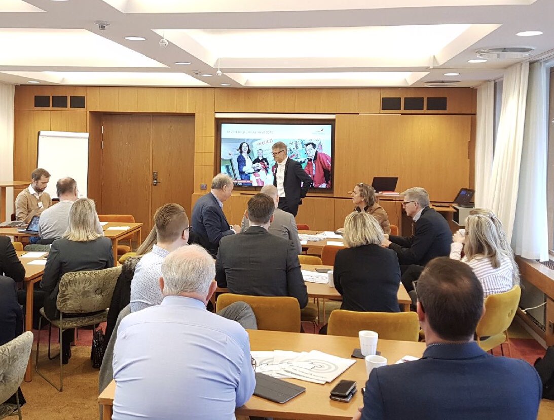 Nu är utvecklingsprogrammet med sju av Sveriges kommuner igång hos Svenskt Näringsliv i Stockholm. Burlövs kommun är med tillsammans med bla Halmstad och Tanum. Allt med fokus på gott företagsklimat och god utveckling i våra kommuner. #företagsammaburlöv #attraktivaburlöv