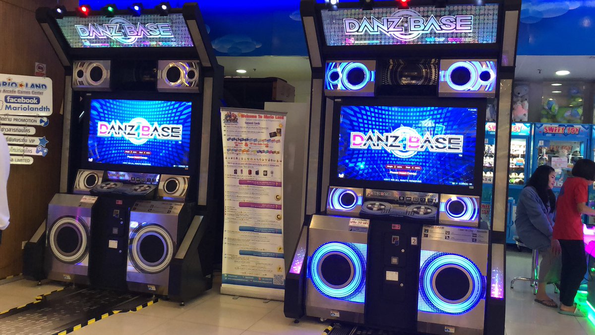 Natsu_Osk07's tweet photo. DANZ BASE二台設置!
踊ってください!と言わんばかりの
この晒し具合
タイ最高です
#DANZBASE #Thailand #Pattaya https://t.co/uVrBQs8Cab