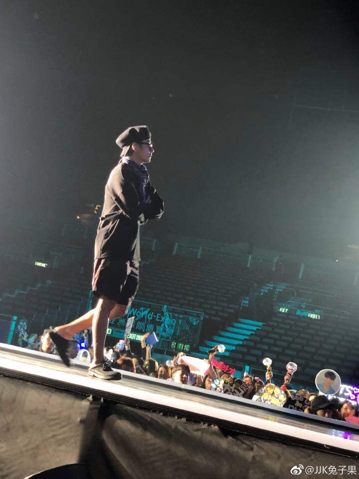 aka_mombo's tweet photo. 태형이 반바지 입어떠엉 https://t.co/6q8A5Vu4JQ