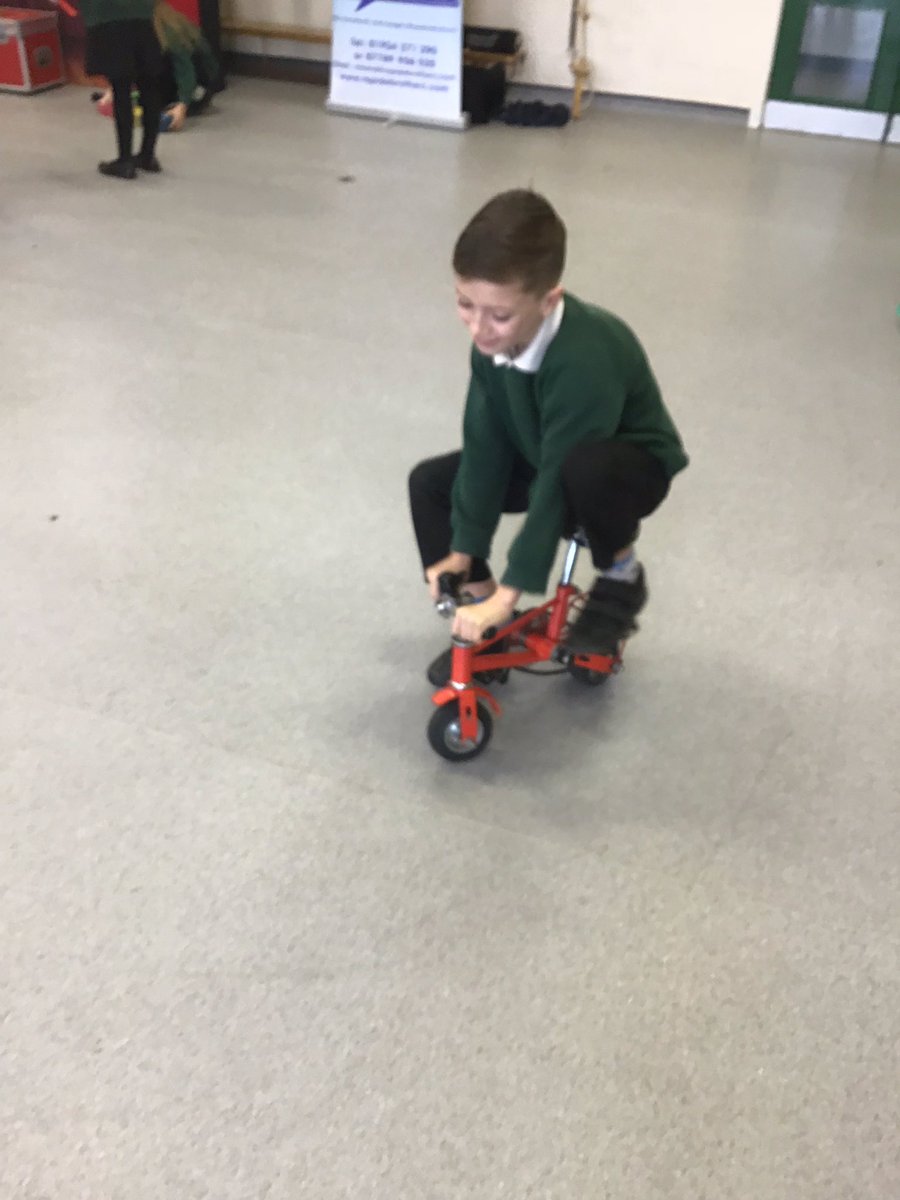 5Sycamore's tweet photo. Year 5 trying their hand at circus skills on our learn a new skill day
#circus #skills #successfulstudents #resilient #lovetolearn 
@OrchardPrimaryA  @SouthPennine https://t.co/6FFw3JKSM1