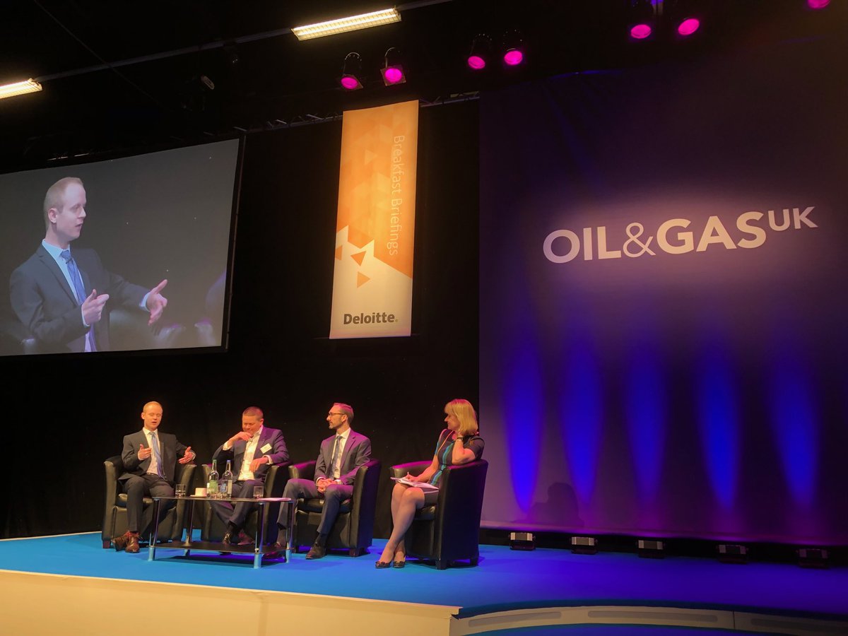 JennyStanning's tweet photo. Ross Dornan talking up the business case for being more diverse&inclusive as an industry- needed to achieve the ambition of Vision 2035 #OGoutlook-given he was one of the only men working in a mainly female office,not surprised he emphasised broader diversity not just gender! https://t.co/TySaehf6qp