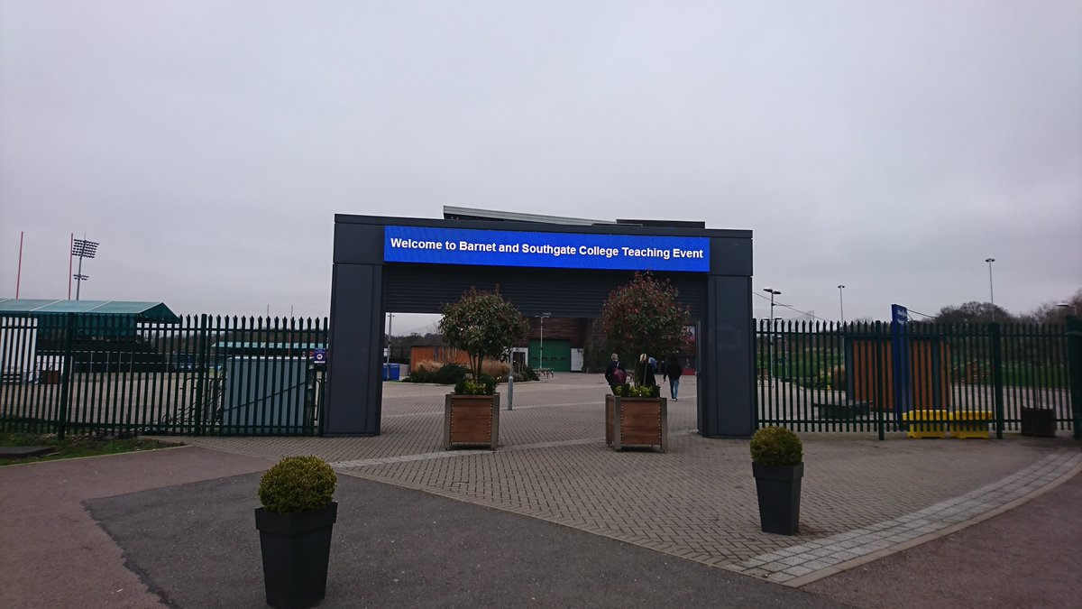 @barnetsouthgate staff development day @AllianzPark. Home of the Saracens. Now... who brought a ball? #BSCSDD #bepartofourstory #geoffpetty