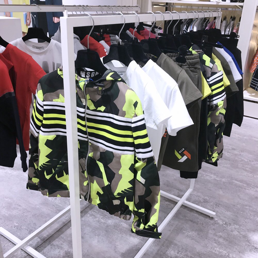 hankyumode's tweet photo. ๏ฝข#MSGM๏ฝฃใฎใญใใบใฉใคใณใๆฅๆฌใงๅใจใชใPOP UPใ้ๅฌใๅคงไบบใๆฌฒใใใชใใขใคใใ ใซๆณจ็ฎใ่ฒใฎๆใคๅๅผทใใใใผใชใณใฐใใฏใผใใใคใณในใใคใขใใใใณใฌใฏใทใงใณใซๆณจ็ฎใ
3/26(็ซ)ใพใง
11้ ใณใใณใในใใผใธ111
https://t.co/xJNrEn2VwJ
#HANKYUMODE #MSGMKIDS #modabambini https://t.co/73HHyY5ILj