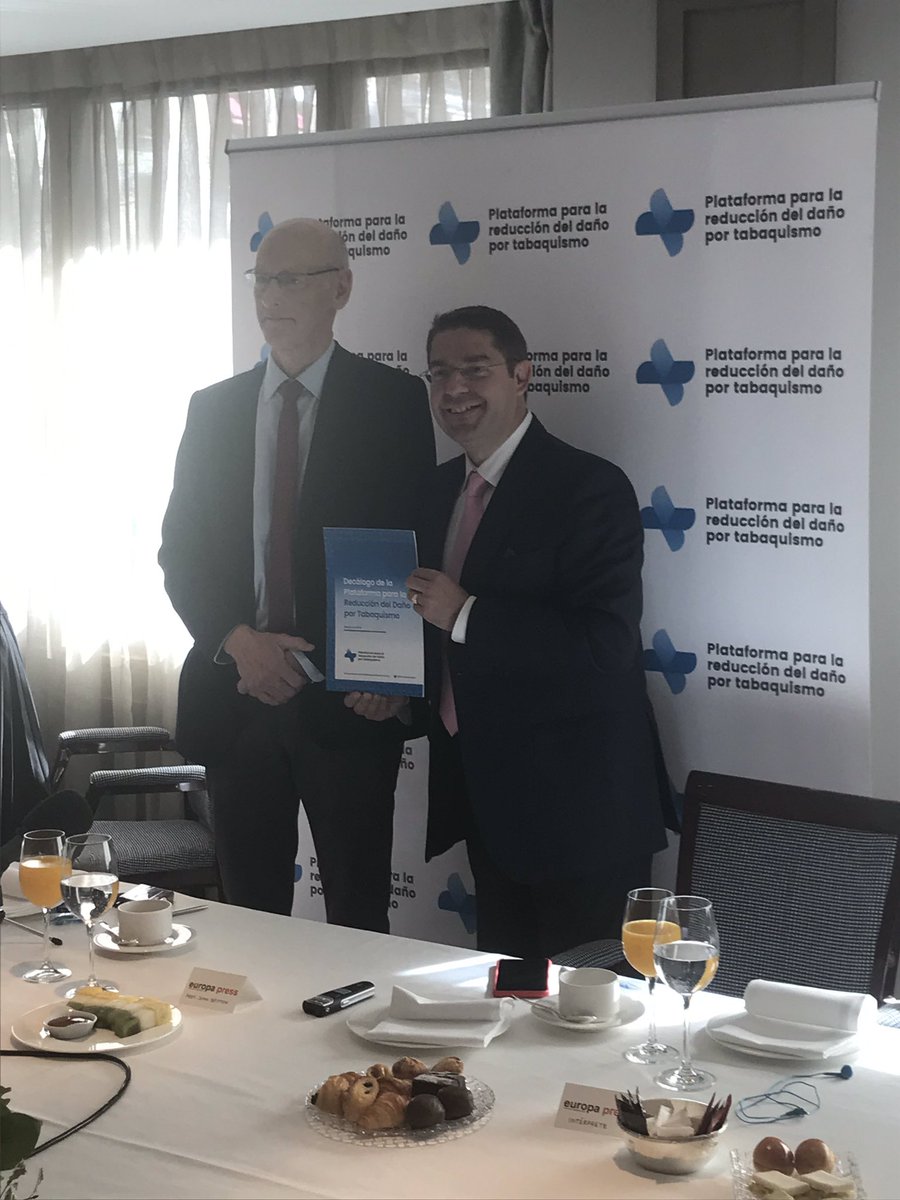 Por la reducción del daño por tabaquismo tweet media