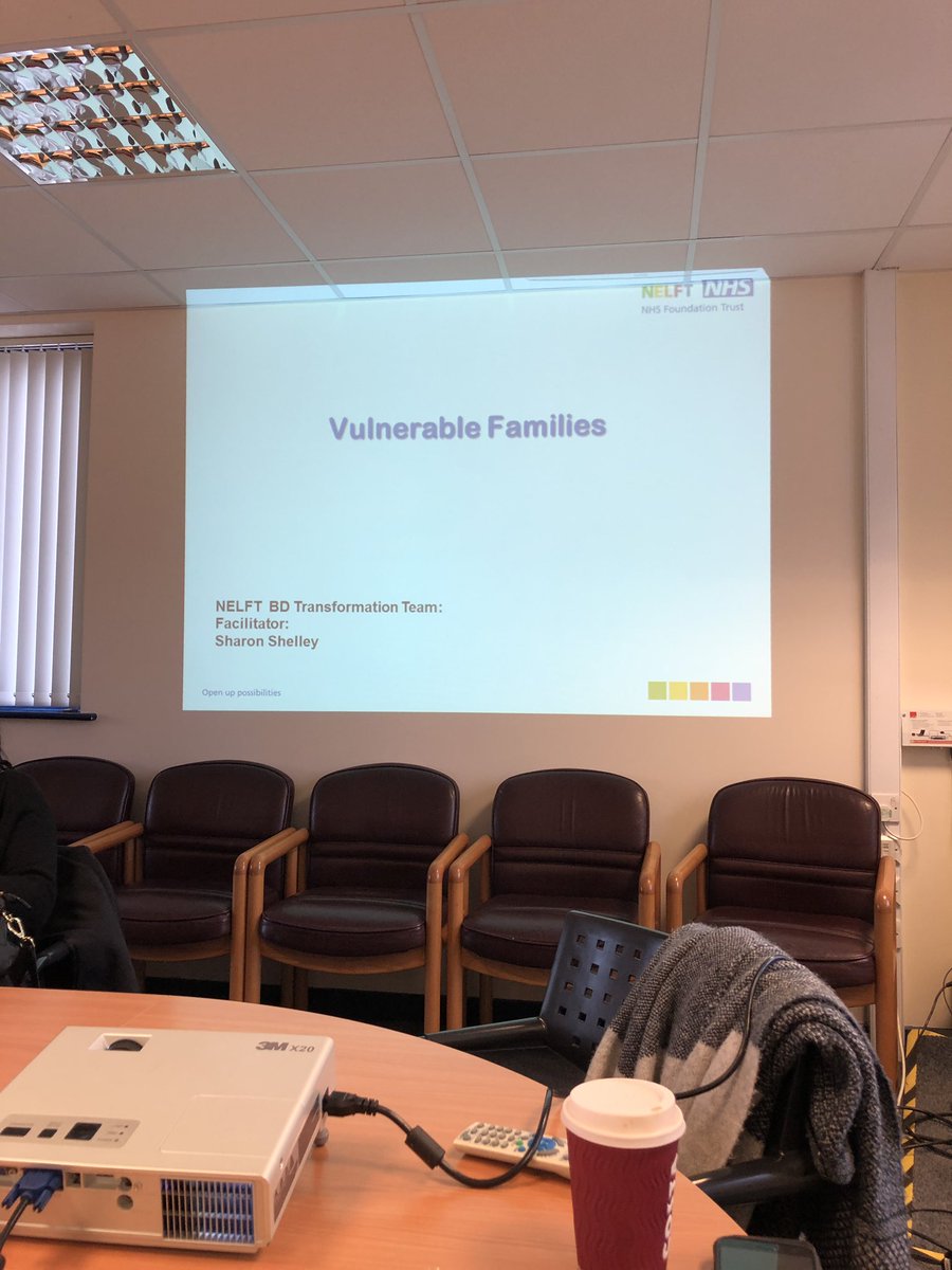 sharnshelley2's tweet photo. Update training on Vulnerable Families @Thurrock health visitors this morning @NELFT @WoodroffeJ #educatingstaff #motivating #bethebestyoucan https://t.co/VFQP2xJpWO