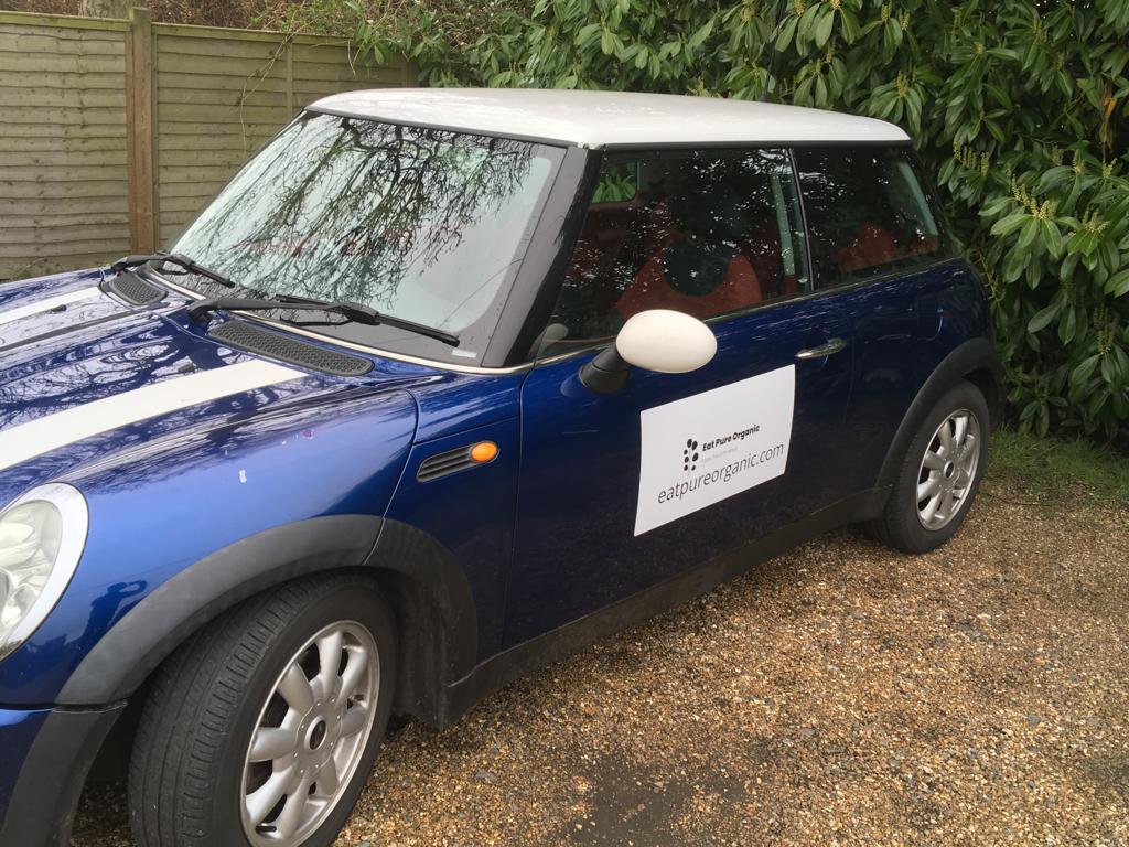 LarryAl09296726's tweet photo. Spot the  mini take a picture post it on your facebook and twitter page and share it on https://t.co/6Ug00akcaN facebook page with the Mini registration and location where you spotted the mini. 1st 100 spotters will get £25 voucher to spend online at https://t.co/6Ug00akcaN https://t.co/MNw37R8Upg