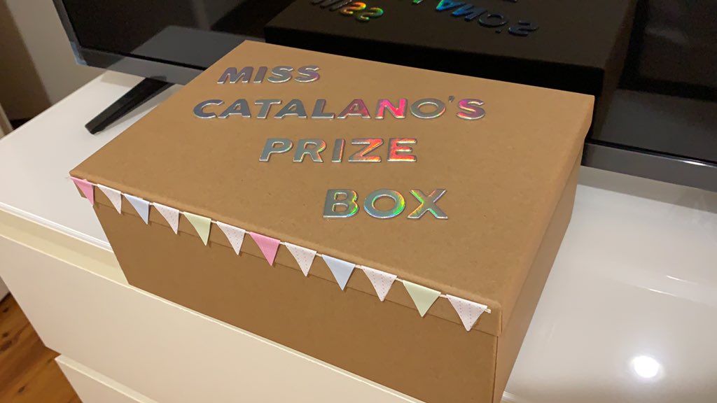 MissCatalano_'s tweet photo. Tangible rewards are a great way to encourage appropriate behaviour in the classroom. Praising students who do behave appropriately is far more effective than constantly focusing on students who are misbehaving 🎁 #ACUedu_p https://t.co/orjq67Rfnh