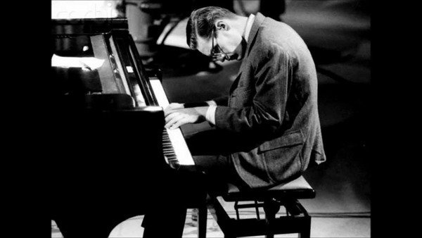 BlueSktches's tweet photo. Bill Evans - My Foolish Heart
https://t.co/Cok8C4EWH3
Bill Evans - piano
Chuck Israel - bass
Larry Bunker - drum
#BillEvans #ChuckIsrael #LarryBunker #Jazz #JTRCK #AllTimeStandards
π§ https://t.co/ZZfH4I7fsA https://t.co/DD7PV35q0p