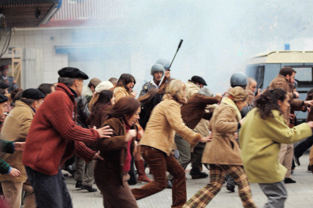 El 1 de mayo, <a href="/filmax/">Filmax</a> estrena "VITORIA 3 DE MARZO", una película de Víctor Jesús Cabaco Ordóñez que retrata los terribles sucesos del 3 de marzo de 1976 en Vitoria, cuando cinco trabajadores resultaron muertos a manos de la policía tras una larga huelga. madavenue.es/vitoria-3-de-m…