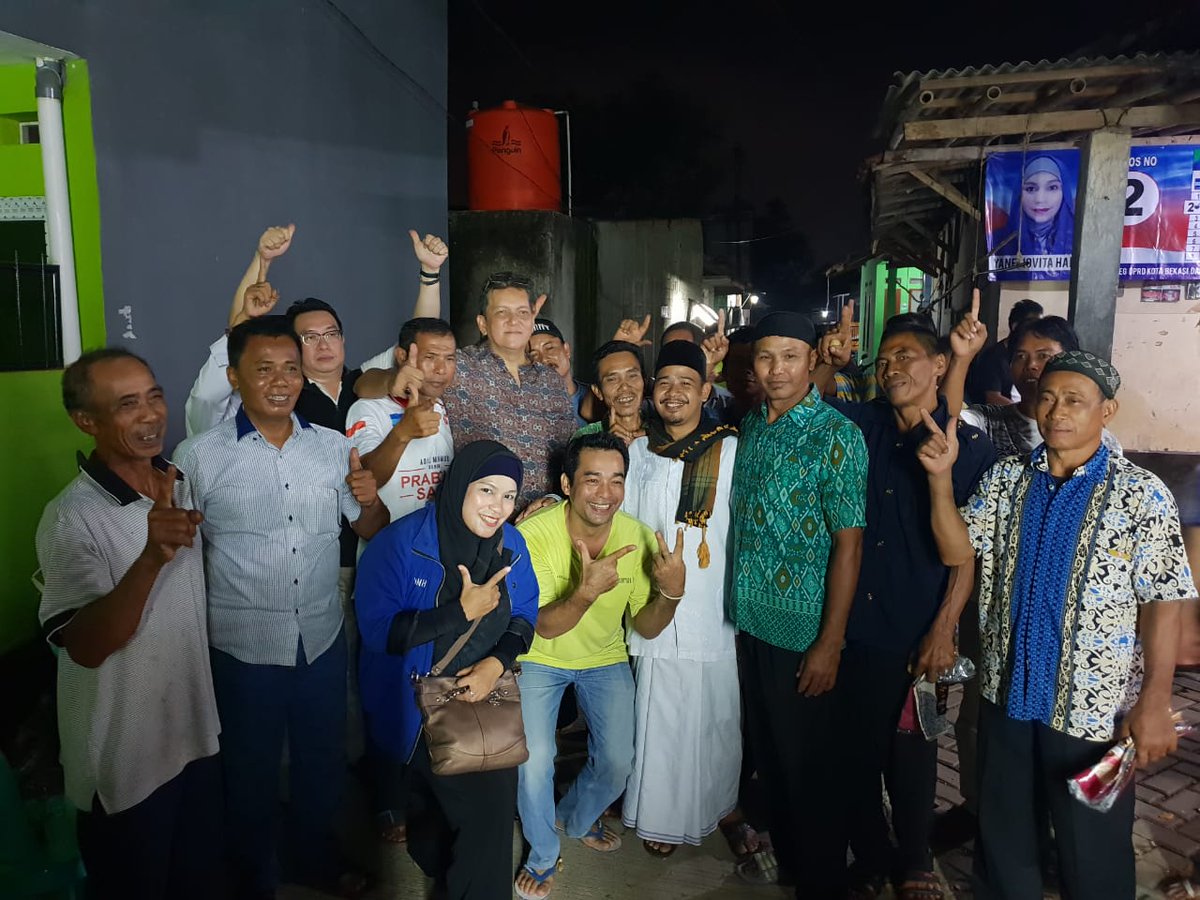 Ini saat sosialisasi di Pondok Gede bersama sahabat saya <a href="/zayaffan/">zaiman affan</a> dan Yane Novita.

Antusiasmenya luar biasa, Terimakasih 🙏

#latepost 
#CalegDepokBekasi 
#DemokratS14P